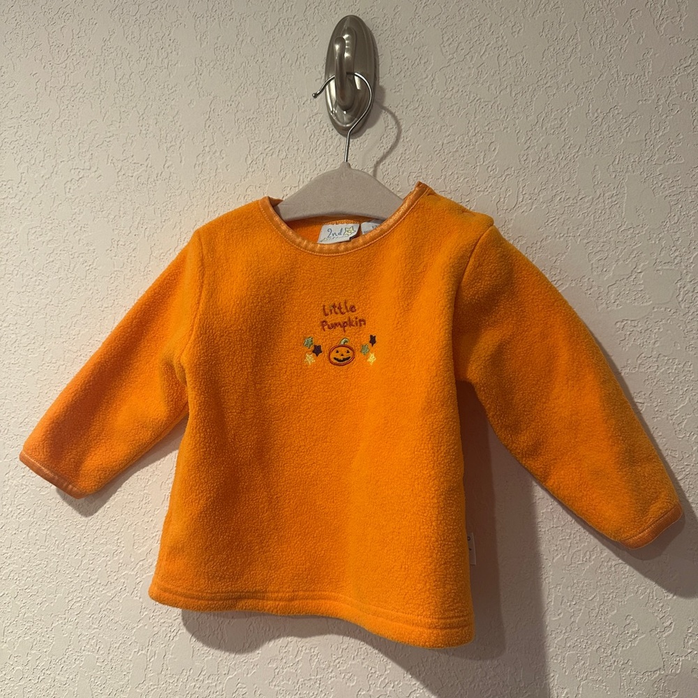 Vintage Bright Orange Halloween Kids Fleece Sweatshirt